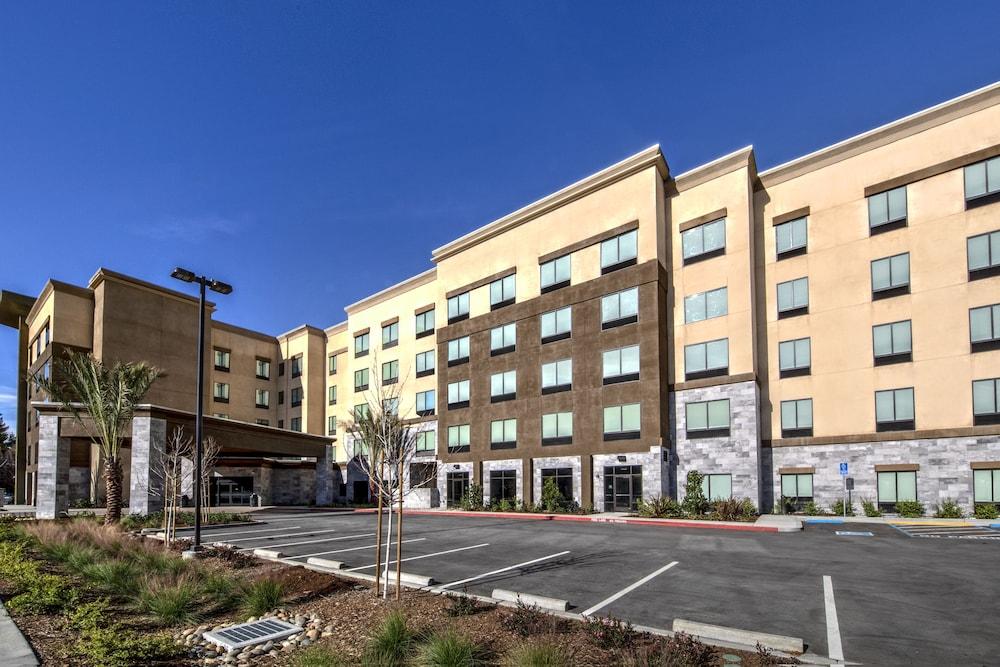 Hampton Inn & Suites San Jose Airport Exterior photo