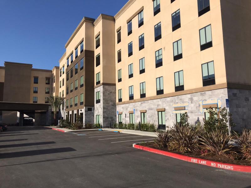 Hampton Inn & Suites San Jose Airport Exterior photo
